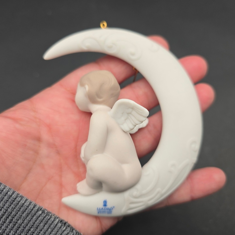 Lladro Angel on the Moon Porcelain Ornament Matte Bisque Made in Spain 2002 - Picture 7 of 7